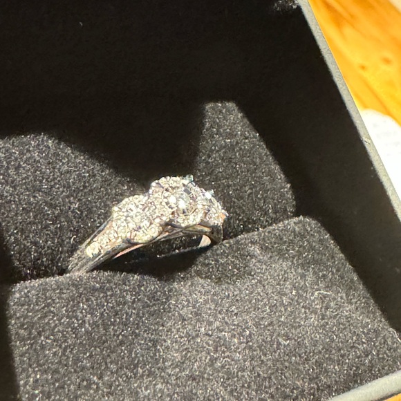 Zales engagement ring - Picture 6 of 7